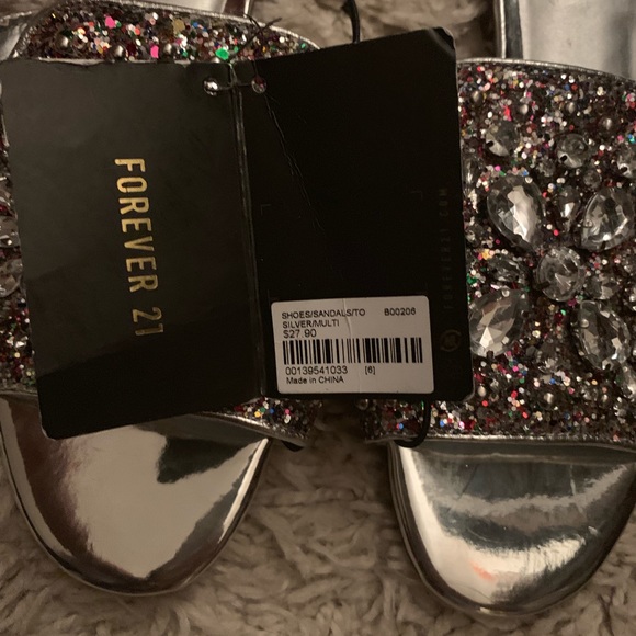 Sandals - Picture 5 of 5